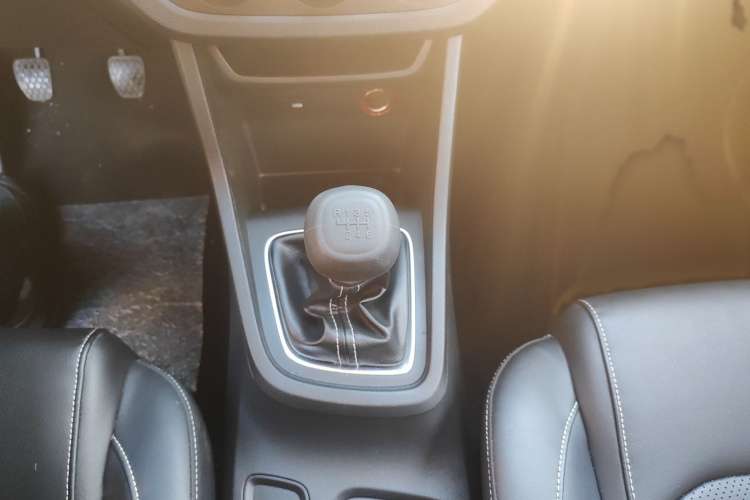 宝骏360 2018款 1.5L 手动精英型 国V局部细节18