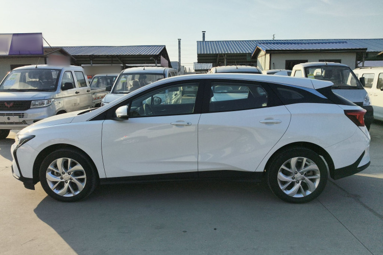 别克 微蓝6 2023款 430km 出行版车身外观4