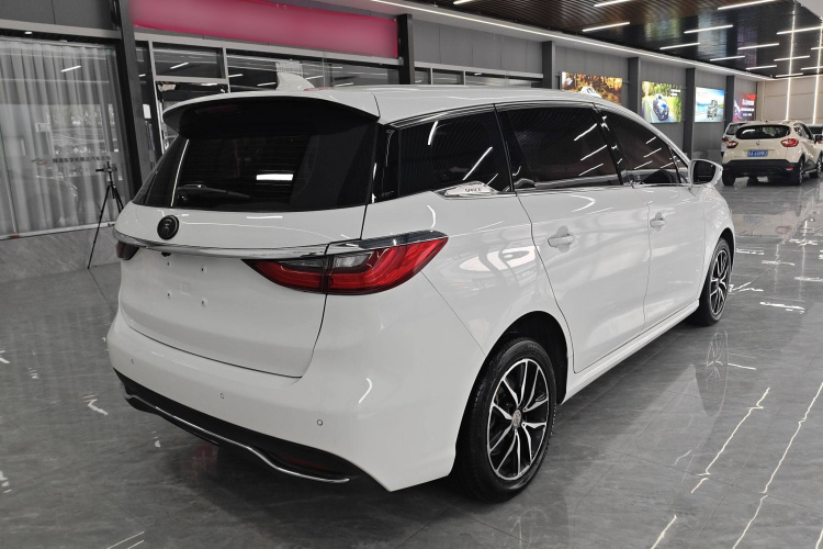 比亚迪 宋MAX 2018款 1.5T 自动智联豪华型 6座车身外观6005