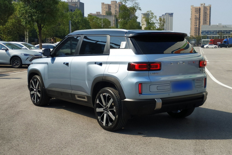 吉利汽车 吉利icon 2023款 1.5TD 巧克力醇巧版车身外观6003