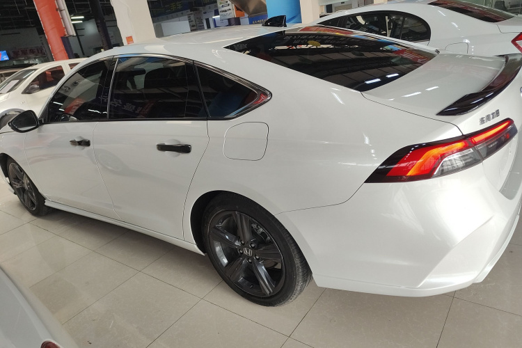 本田 英仕派 2023款 260TURBO 精致版车身外观4