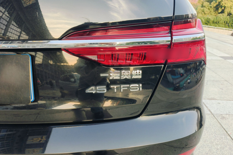 奥迪A6L 2024款 45 TFSI 臻选动感型车身外观6007