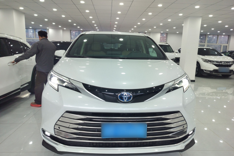 丰田 赛那SIENNA 2021款 2.5L混动 豪华版车身外观6001
