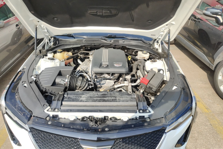 凯迪拉克CT4 2020款 28T 精英型机舱底盘24