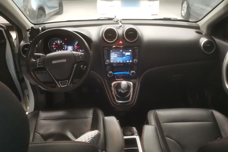 哈弗H6 2015款 升级版 1.5T 手动两驱精英型中控内饰12