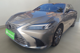 雷克萨斯ES 2025款 200 臻享版