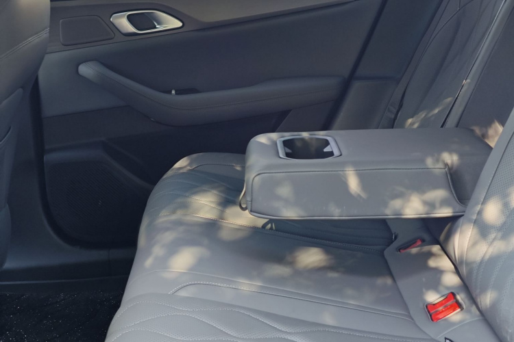 吉利银河 银河A7 2025款 EM-i 70km 启航版中控内饰7004