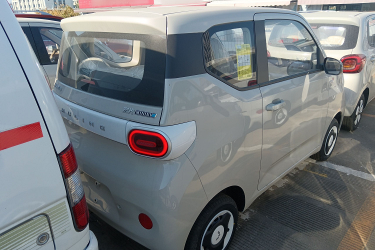 五菱汽车 宏光MINIEV 2024款 第三代 215km 青春版车身外观6005