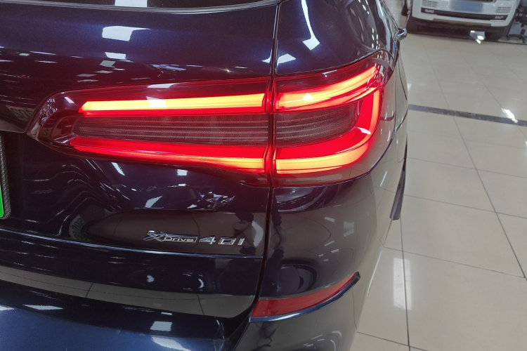 宝马X5(进口) 2021款 改款 xDrive30i M运动套装车身外观9