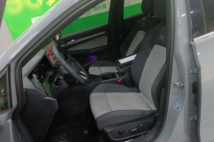 大众 高尔夫 2025款 300TSI R-Line中控内饰19