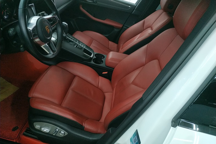 保时捷 2021款 Macan 2.0T中控内饰19