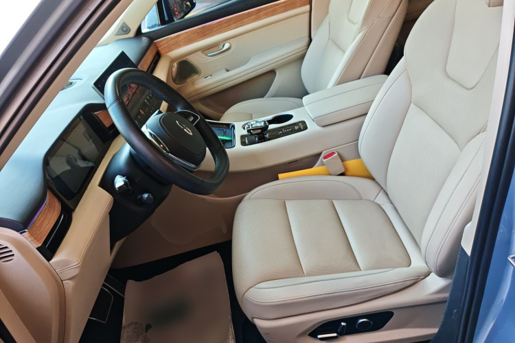 鸿蒙智行 问界M5 2023款 纯电四驱智驾版中控内饰19