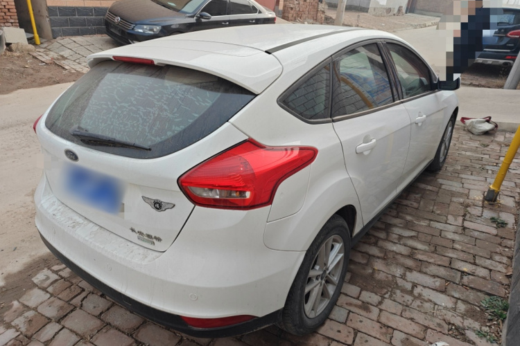 福特 福克斯 2015款 两厢 EcoBoost 125 自动超能风尚型车身外观7