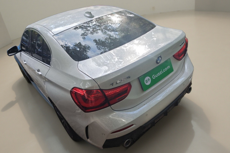 宝马1系 2022款 120i M运动版车身外观5