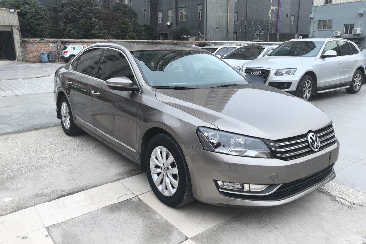 大众 帕萨特 2014款 1.8TSI DSG尊荣版车身外观3