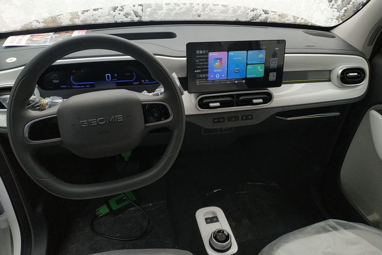 吉利银河 熊猫 2025款 210km 元气熊中控内饰12