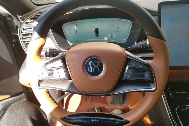 比亚迪 汉 2022款 DM-i 121KM 尊荣型中控内饰13