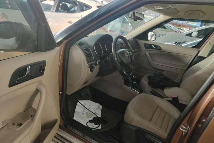 斯柯达 Yeti 2014款 1.8TSI DSG极地版中控内饰20