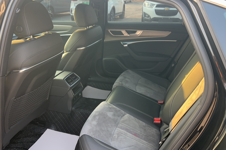 奥迪A6L 2023款 改款 40 TFSI 豪华动感型中控内饰7003