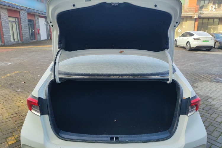 丰田 卡罗拉 2021款 1.2T S-CVT精英PLUS版机舱底盘23