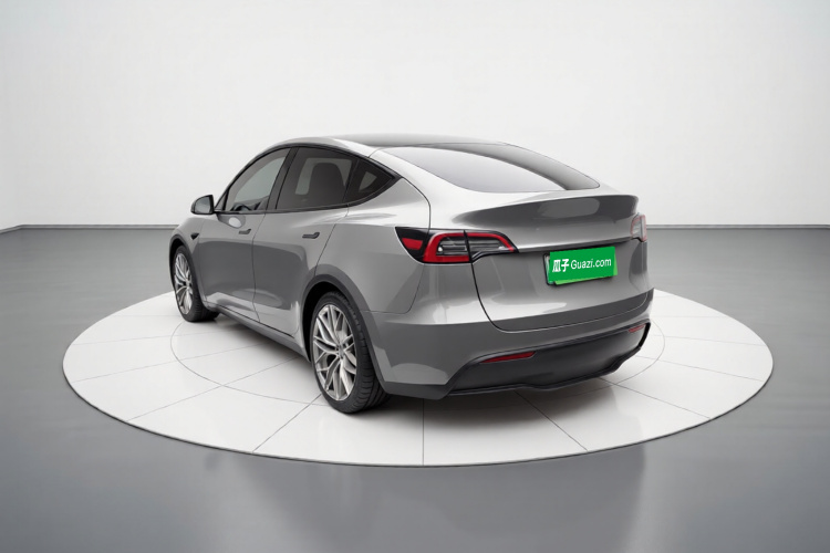 特斯拉 Model Y 2021款 标准续航后驱版车身外观5