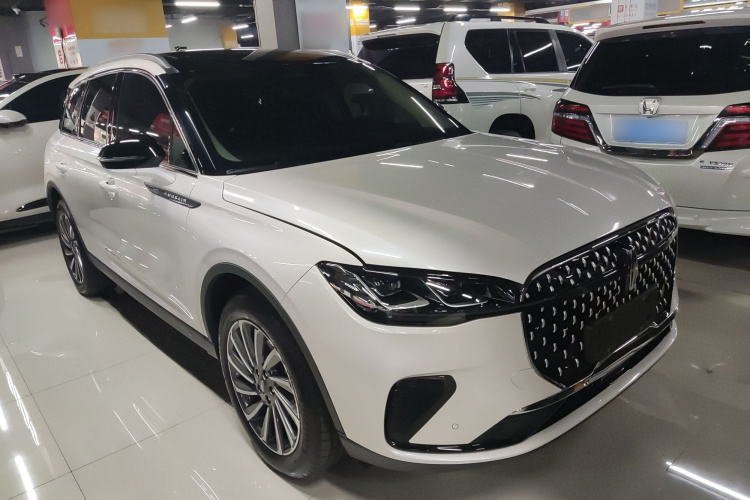 林肯 冒险家 2023款 2.0T 两驱尊雅版车身外观3