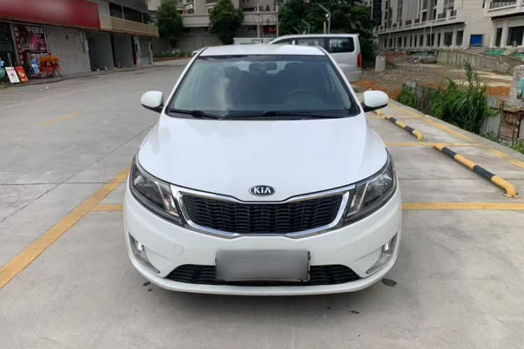 起亚K2 2012款 两厢 1.4L MT GLS车身外观6008