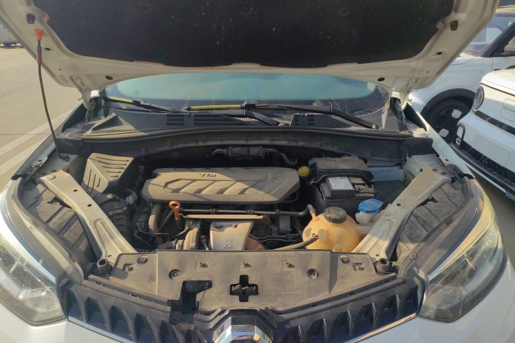 名爵 锐腾 2015款 2.0TGI TST豪华版机舱底盘24