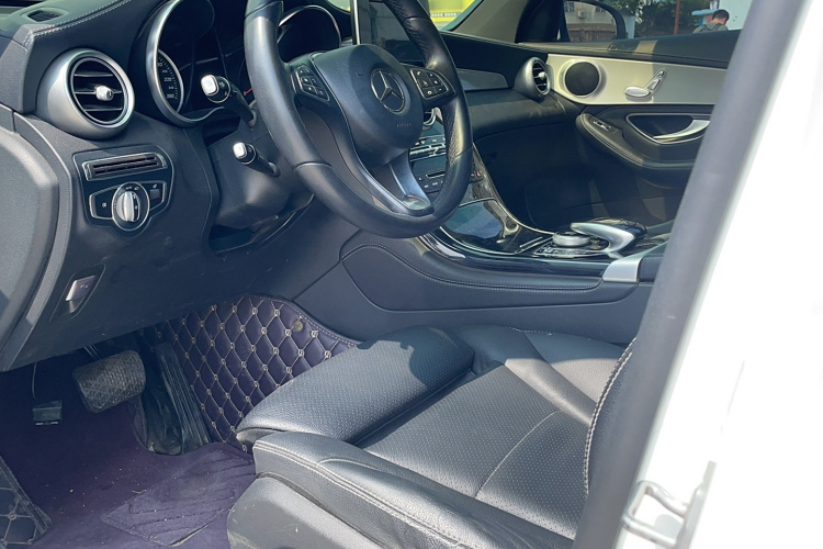 奔驰GLC 2018款 改款 GLC 200 4MATIC中控内饰7003