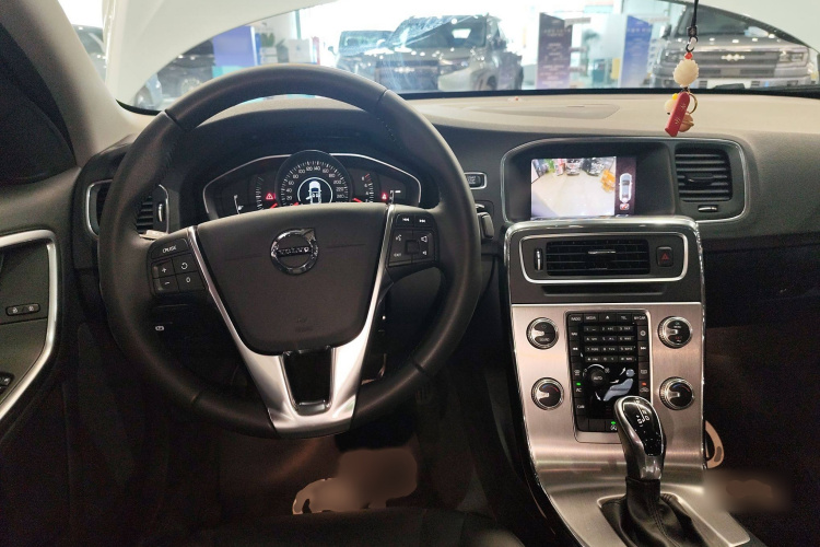 沃尔沃S60 2019款 S60L 改款 T5 智进进阶版局部细节13