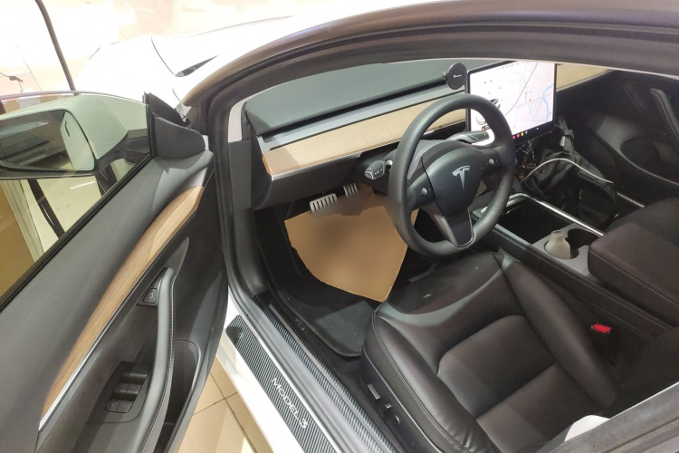 特斯拉 Model 3 2021款 Performance高性能全轮驱动版 3D6中控内饰20