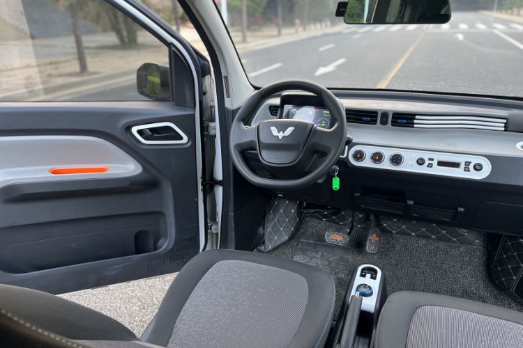 五菱汽车 宏光MINIEV 2020款 自在款 磷酸铁锂中控内饰7004