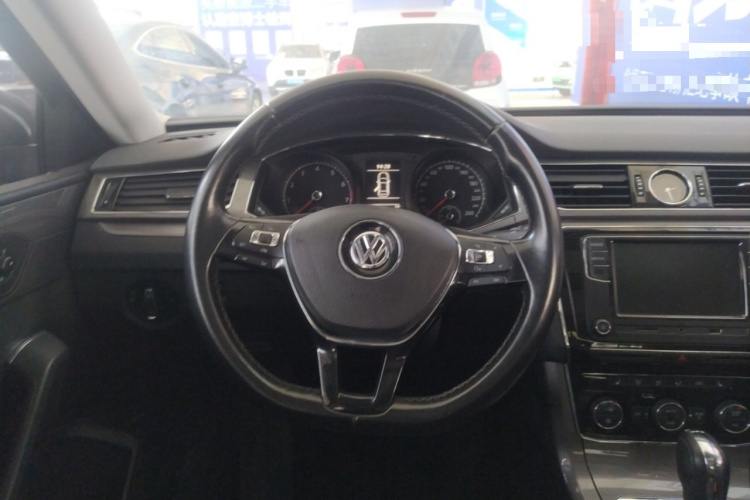 大众 帕萨特 2017款 330TSI DSG尊荣版中控内饰13