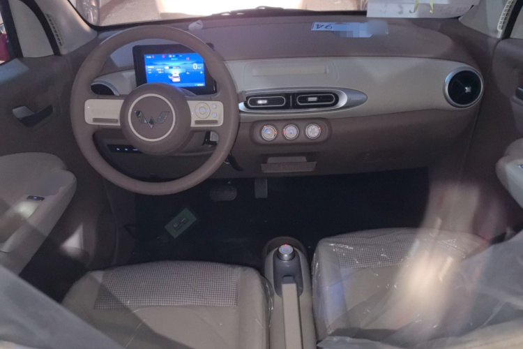 五菱汽车 宏光MINIEV 2025款 四门版 进阶款中控内饰12