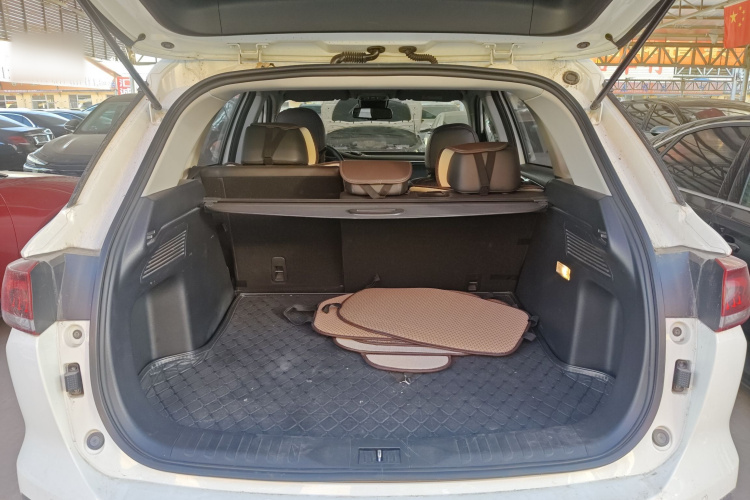 广汽传祺 传祺GS5 2019款 270T 自动尊享版机舱底盘23