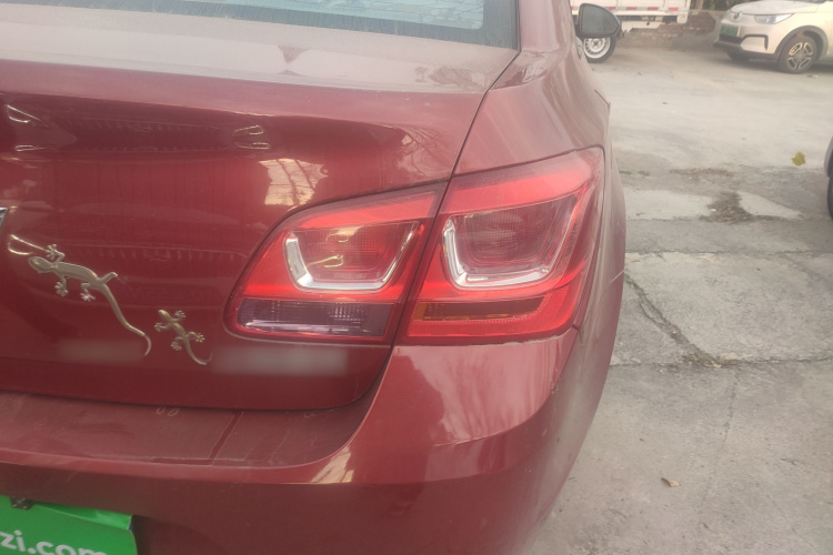 雪佛兰 科鲁兹 2015款 1.5L 经典 SL MT车身外观9