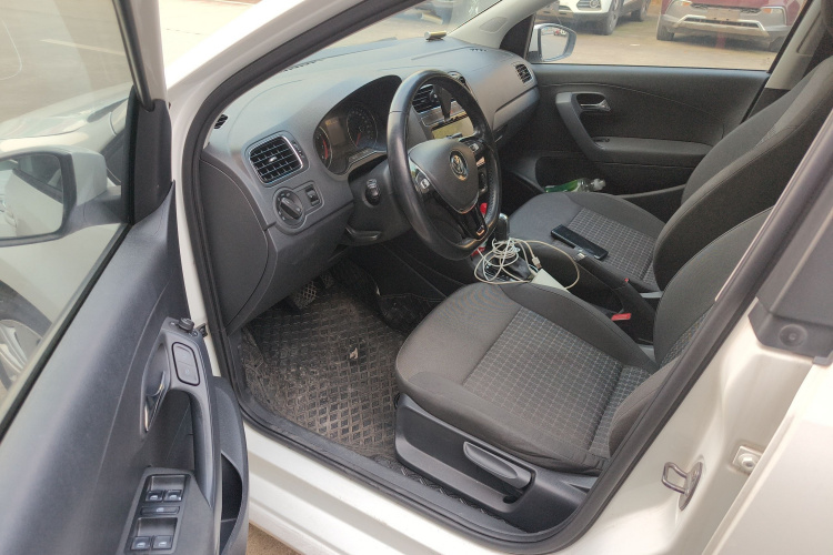 大众 Polo 2016款 1.6L 自动舒适型中控内饰20