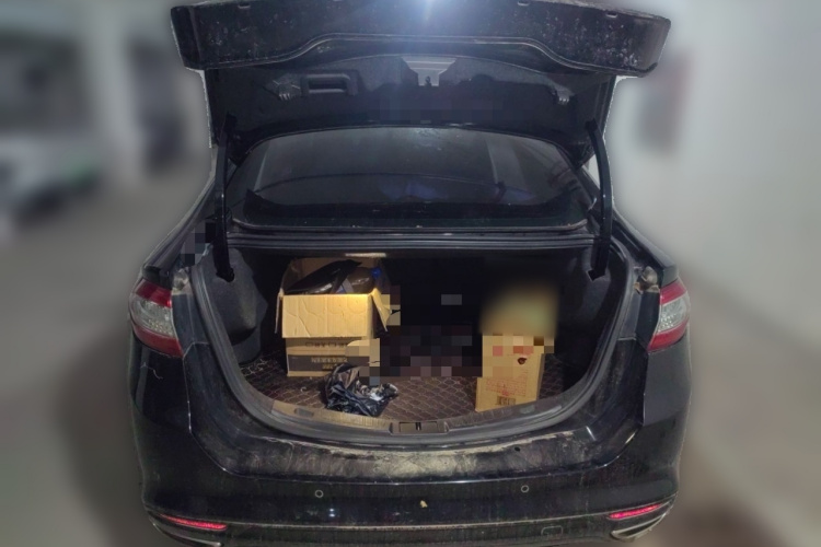 福特 蒙迪欧 2013款 2.0L GTDi240豪华运动型局部细节23