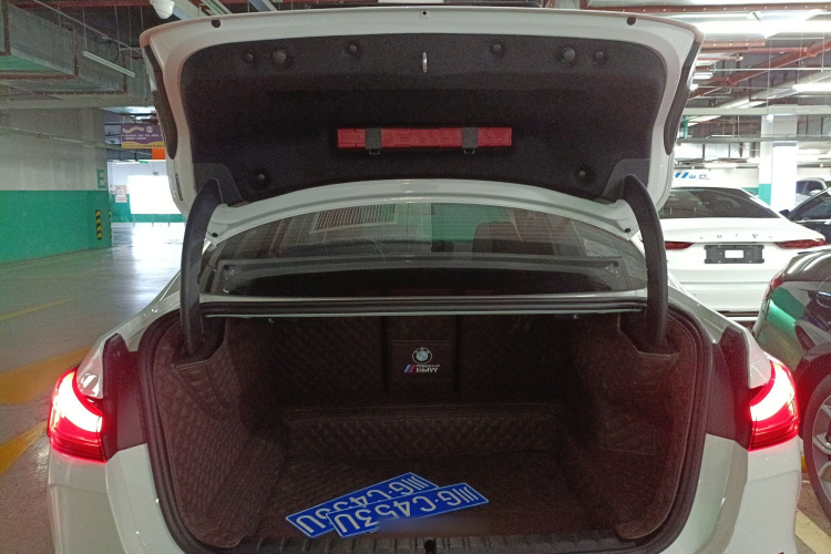 宝马2系(进口) 2023款 225i 四门轿跑车 M运动套装机舱底盘23