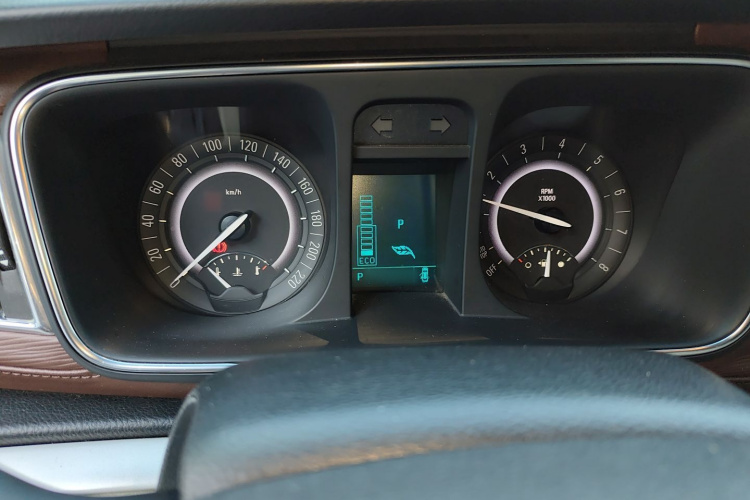 别克GL8 2017款 25S 尊贵型 国V局部细节14