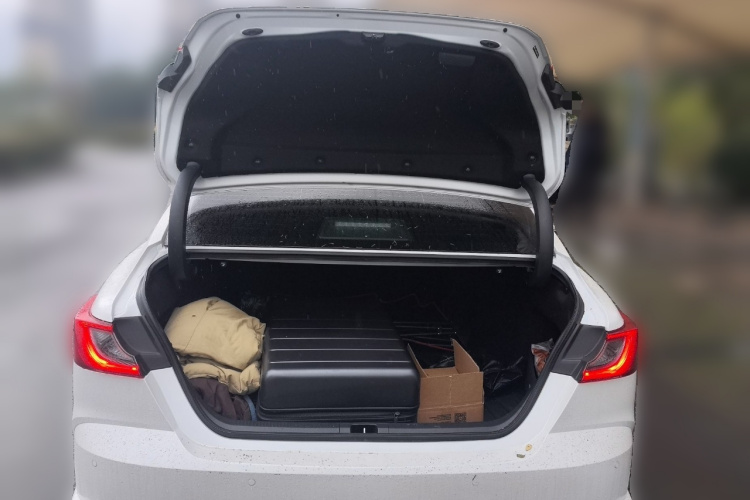 丰田 凯美瑞 2024款 双擎 2.0HXS 运动Plus版中控内饰23