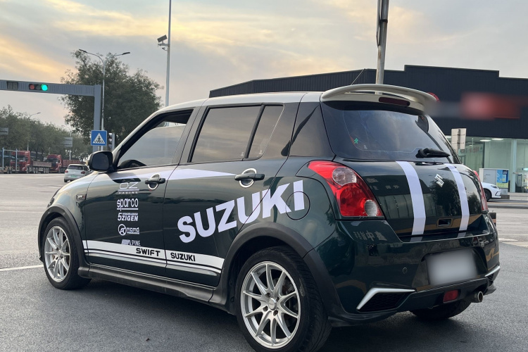 铃木 雨燕 2016款 1.5L 自动时尚型酷玩版车身外观6004