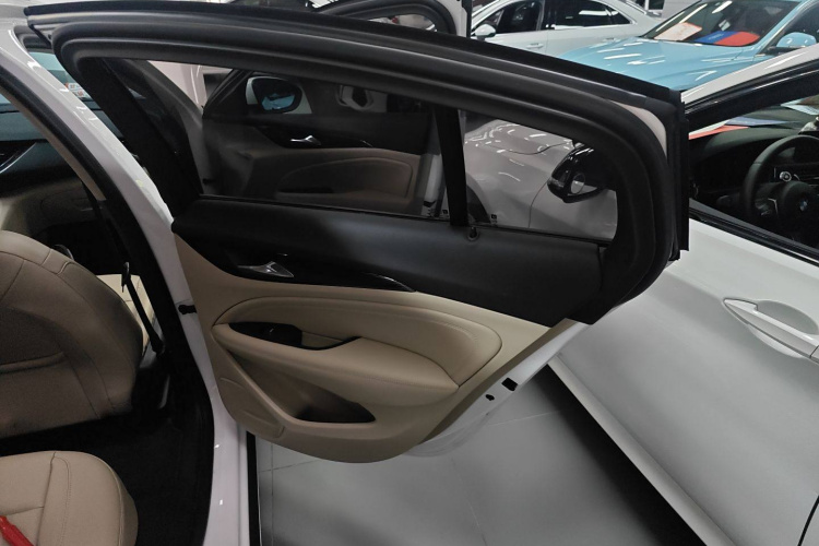 别克 君威 2020款 552T 精英型中控内饰7006