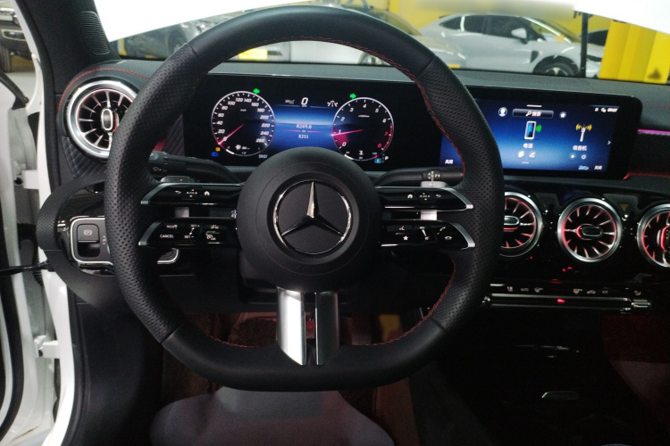 奔驰A级 2024款 改款 A 200 L 时尚型局部细节13