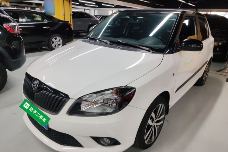 斯柯达 晶锐 2014款 1.6L 自动Sport版车身外观1