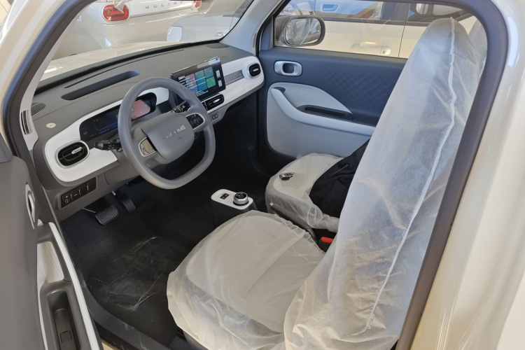 吉利银河 熊猫 2025款 210km 元气熊中控内饰20