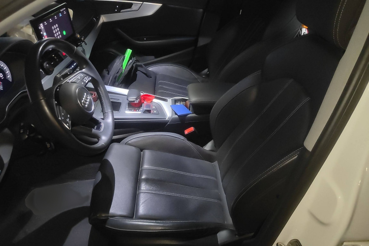 奥迪A4L 2020款 40 TFSI 时尚动感型局部细节19