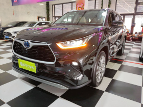 丰田 汉兰达 2022款 双擎 2.5L 四驱尊贵版 7座