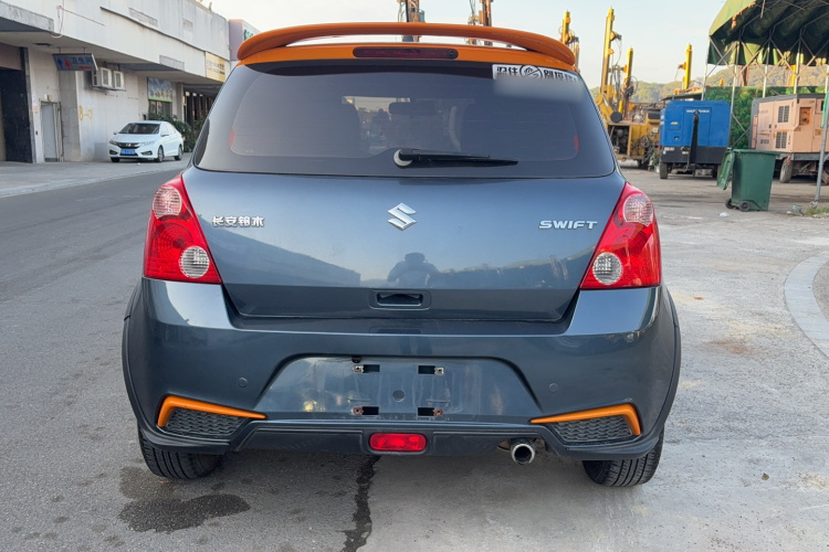 铃木 雨燕 2016款 1.5L 自动时尚型酷玩版车身外观6004