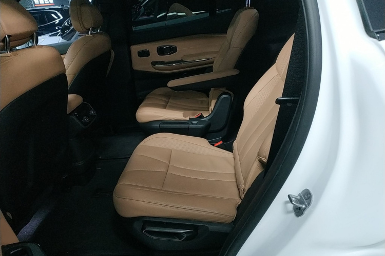 蔚来ES8 2020款 450KM 六座版中控内饰7004